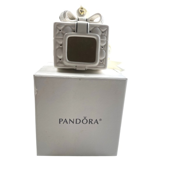 Pandora 2016 Ceramic Present Gift Box Charm Jewelry Trinket Storage Container - Picture 1 of 9